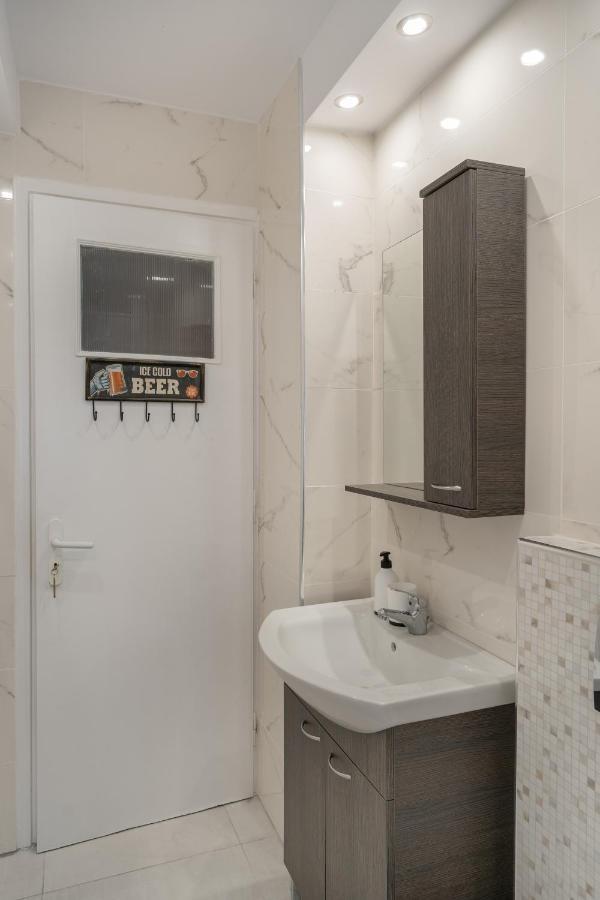 Comfy Apt Next To Metro Athènes Extérieur photo