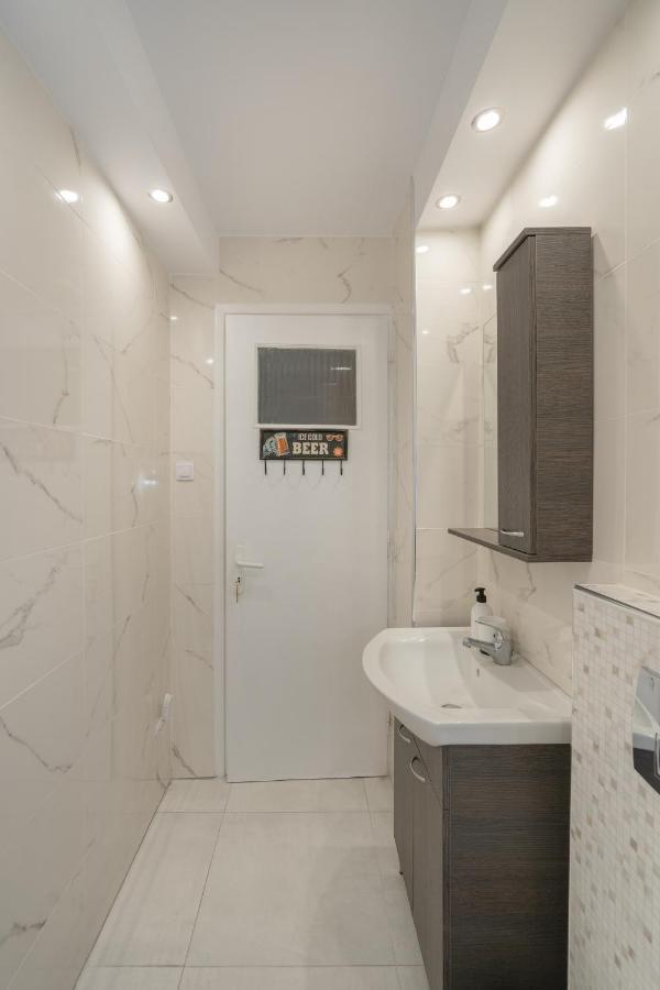Comfy Apt Next To Metro Athènes Extérieur photo